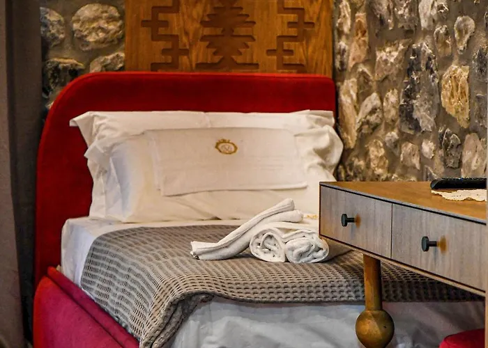 Golden Theth Hotell