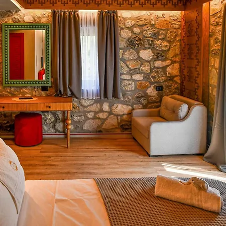 Golden Theth Отель